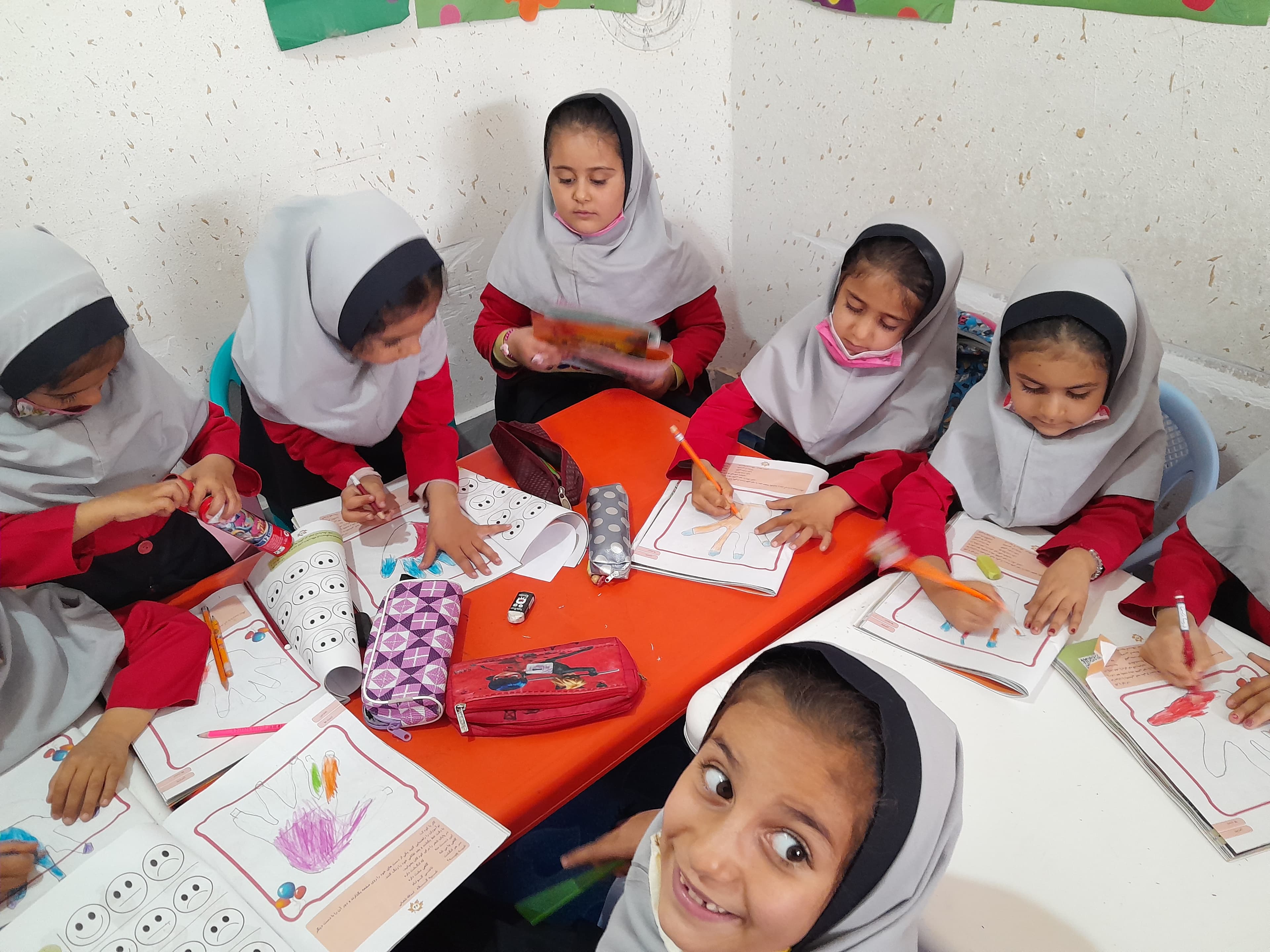 کودکستان بچه های دانا 